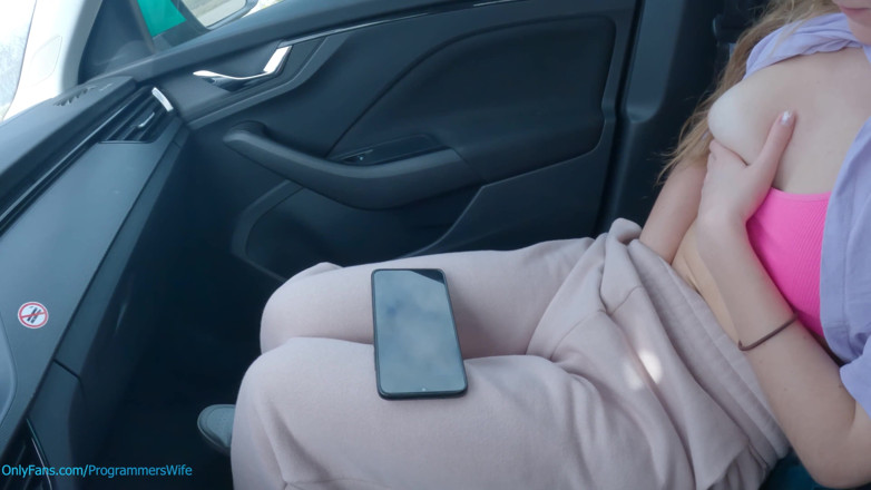ProgrammersWife: Teen masturbates in a car park watching her porn video -...