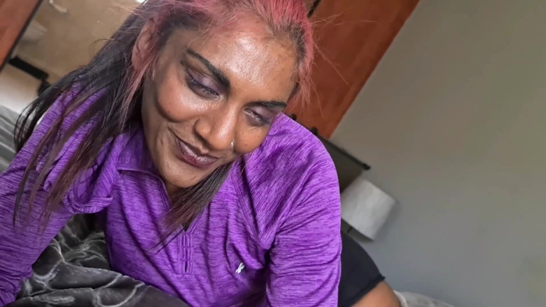 domslutfucker: POV brudne rozmowy Desi dziwka sypialnia dildo ssanie i jebanie