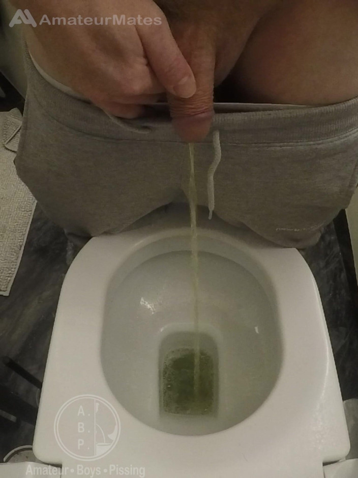AmateurBoysPissing: Amateur Boy Caught Pissing at His Friend’s House