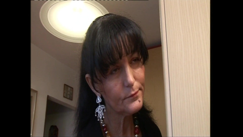 Milf X: Analne opowieści mojej macochy Scn02