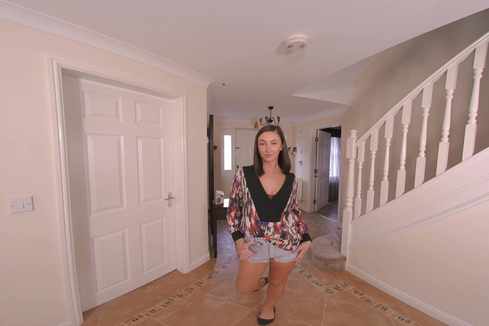 ZexyVR: Mia J - Looking for Some Fun