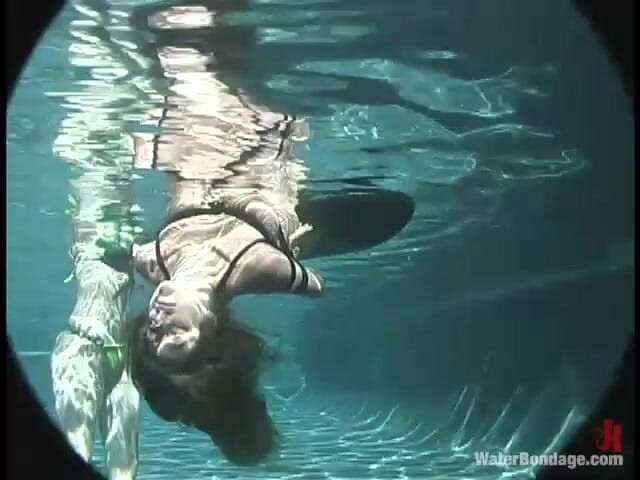 Water Bondage by Kink: ジェイド・マークス