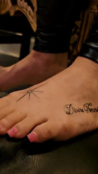 Sheela Sinner Ponížení Bare Foot Dominance Obličej Pošlapání Dechu Hrát Podpatek-uctívání