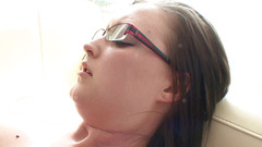 Smokin Hot Teens: Líže jí kundičku a pak si užívá, když jí vezme...