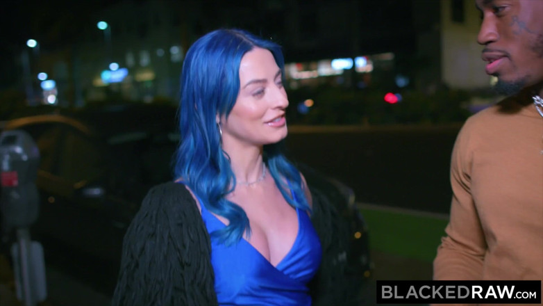 Blackedraw: BLACKEDRAW เธอเหนื่อยกับการรอคอยแฟนผิวขาว