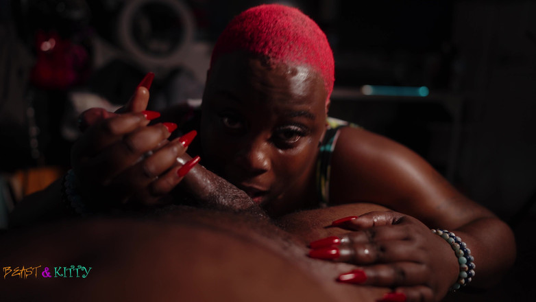 BeastnKitty: Polknutá celá ft Marley Moore