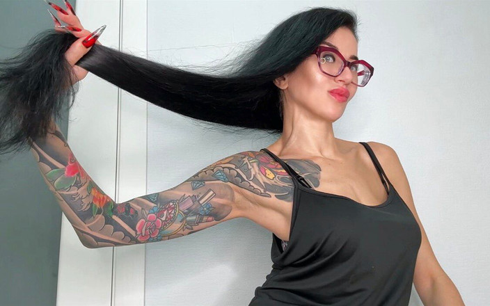 Julia domaina: Pemujaan Rambut Panjang Saya