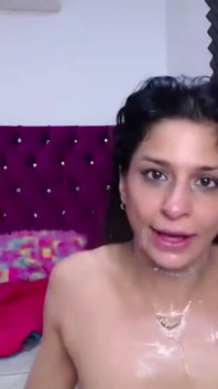Tânărul fiu vitreg își fute gura adânc în gât cu mama vitregă excitată - Hotyoung