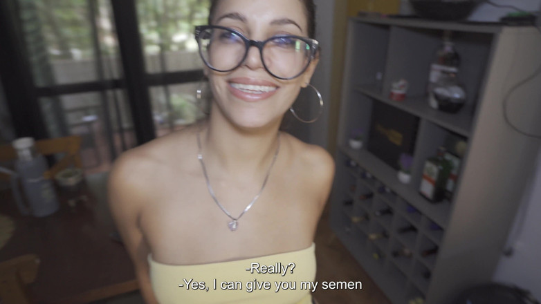 Sweet American: 내가 너의 정액을 가질 수 있어? 그녀의 스킨케어에 정액을 달라고 하는 의붓여친