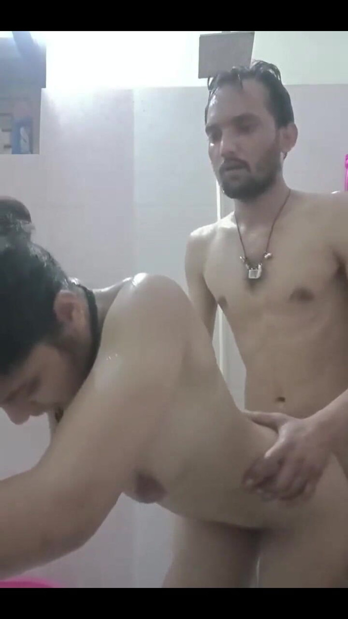 sashaa: Un devar baise une bhabhi dans la salle de bain...