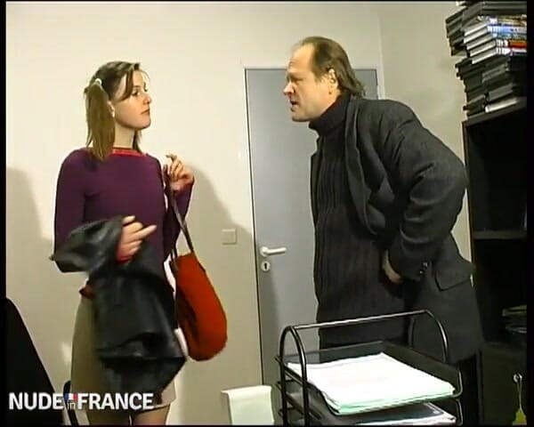 Nude in France: Ana viene a ver a Jack para un puesto de...