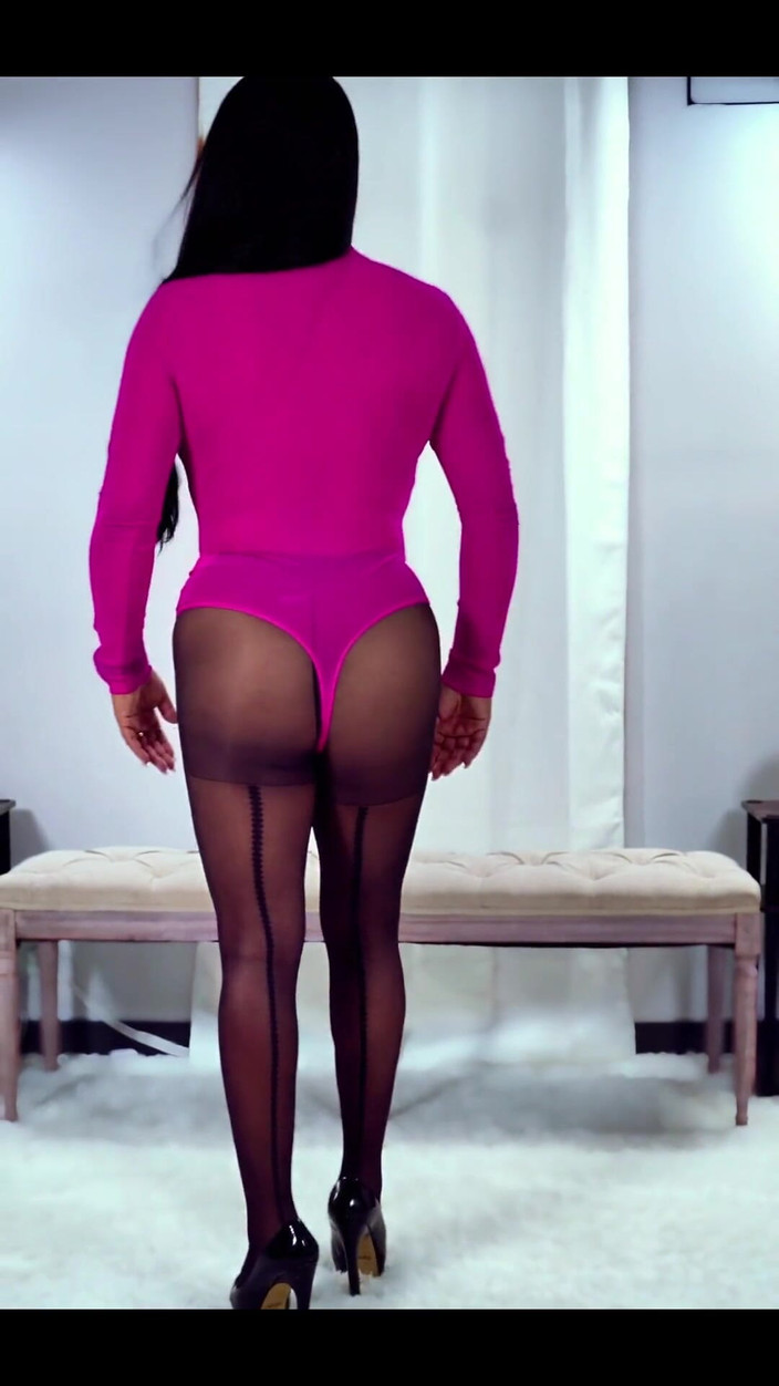 Lisa X Lopez: Jsem hezká fialová?