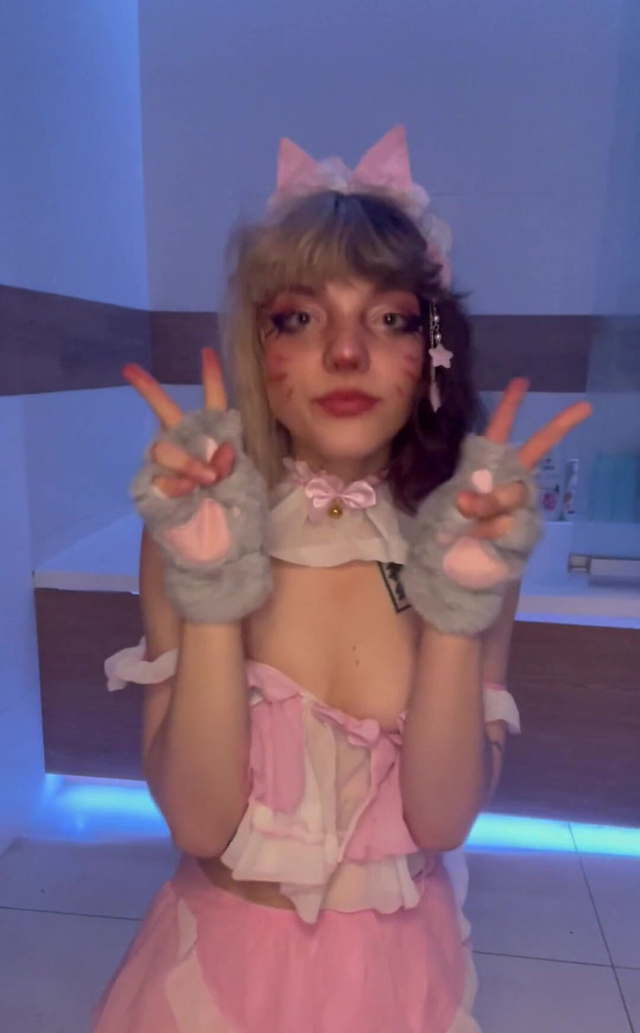 Soft Vulgar: Krátké video roztomilé teenagerky