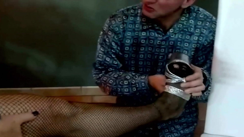 Filles Francaises: Loira madura da França tem seus saltos lambidos