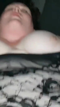 Cazzone nero mi scopa il buco del culo diteggiando la figa gemendo orgasmo sborrata dentro
