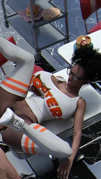 Neues Hooters-mädchen anal von ihrem Futa-manager auf dem restauranttisch gefickt