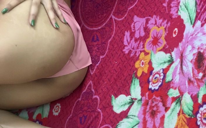 Komal sexy studio: Uma sedução silenciosa capturada através de olhos e lábios destinados...