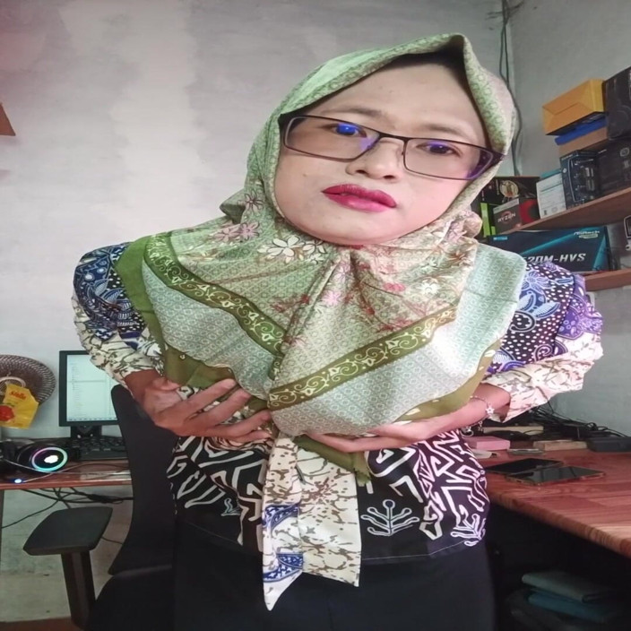 Mitha Zhe: Shemale bertudung seksi melancap batang kerasnya