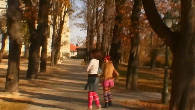 MMV EP BEST MOVIES AND CLIPS: Duas mulheres com tesão se aproximaram na rua para foder