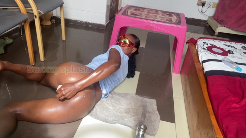 Sexxxy splash official: lachili kaali larki ko ulta chudaee phailaana aur khilauna chherna