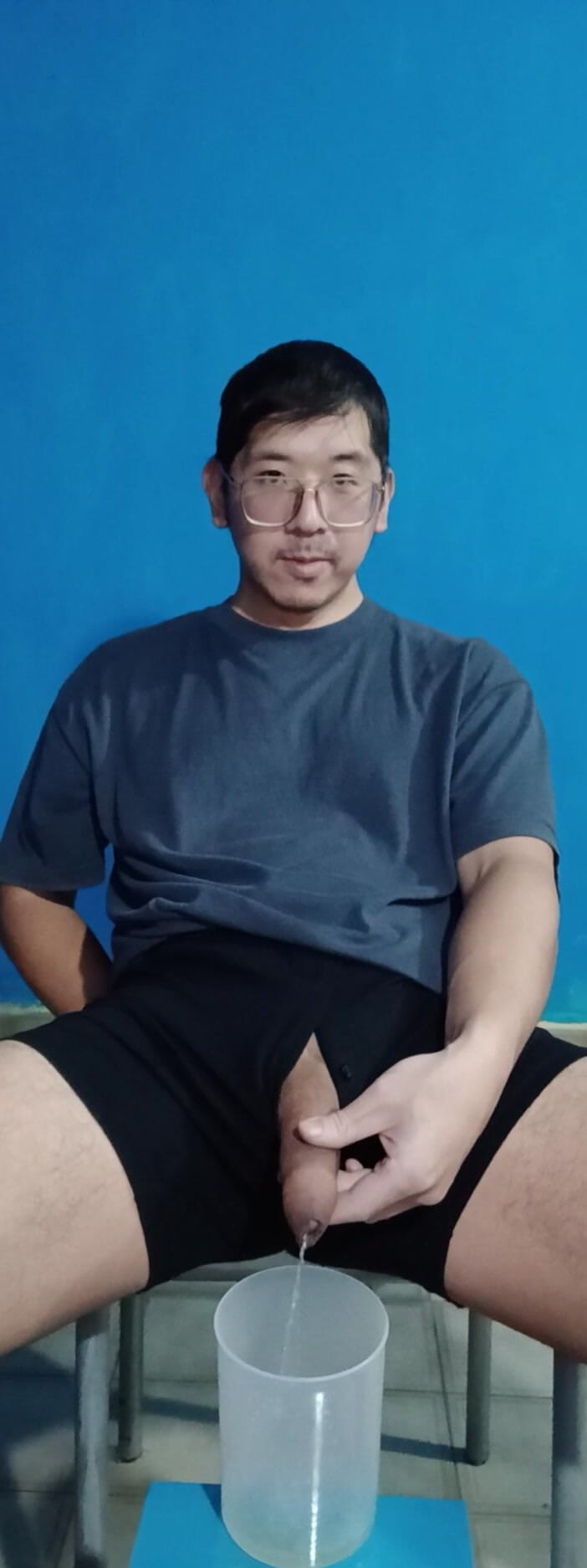 gyoenasianbigdick: Lần đầu tiên làm video đi tiểu