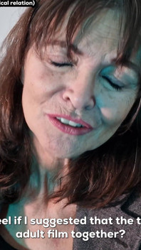 Olgun üvey anne röportajı beklenmedik şekilde dölleniyor - 60 artı olgun üvey anne sikişi - eng sub
