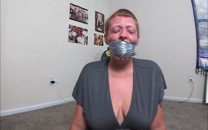 Selfgags classic: Venus Valkyires tape-Gag-Experimente