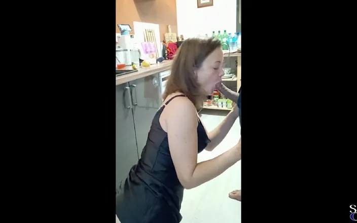 Sexy O2: La moglie mi ha sorpreso in cucina