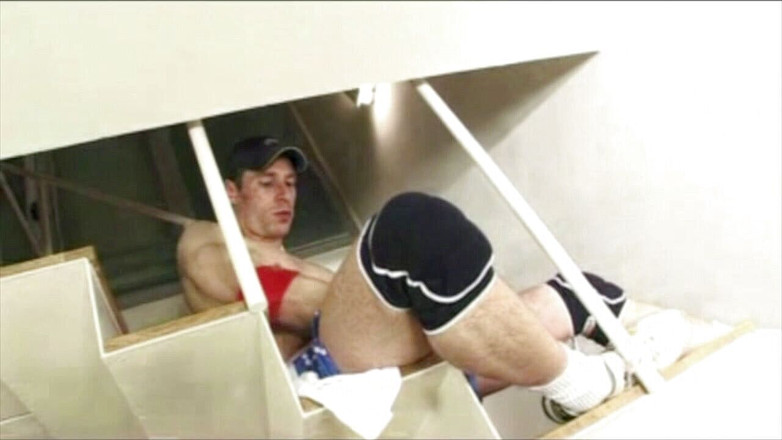 HARD PORN STUDIO: Жесткое фетиш-доминирование с кроссовками 3