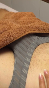마사지 중 사정 서프라이즈! 흑인 대물 자지에 따먹히는 금발 밀프