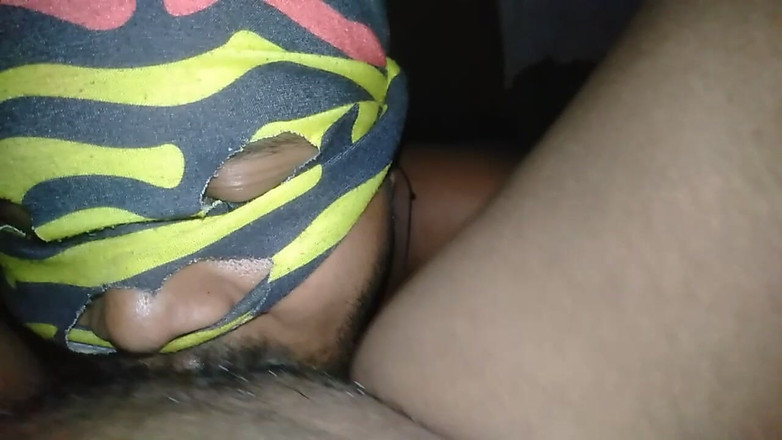 Hot-tv-403: Mia cognata mi ha offerto una figa oggi, quindi le...