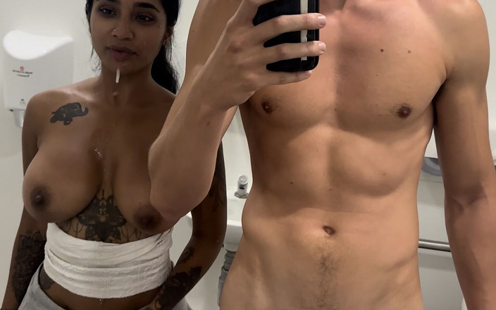 Yasmina and Brady: Quan hệ tình dục trong phòng tắm sân bay với...