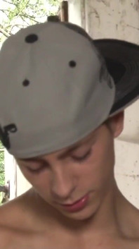Video exclusivo a pelo: una pareja gay caliente disfruta y se corre follando sus culos apretados