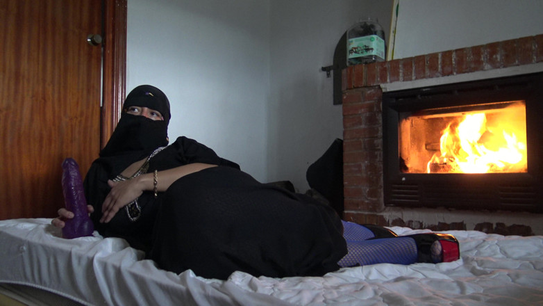 Souzan Halabi: Une femme kurde infidèle veut des grosses bites dans sa...