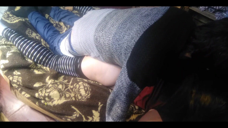 Fitcure1: रात में मेरी लड़की चोदने के लिए नीली थोंग और डॉगी स्टाइल पहनती है