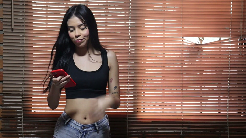 Vanessacoxxx: Dívám se z okna na nového latinskoamerického souseda v sousedství...