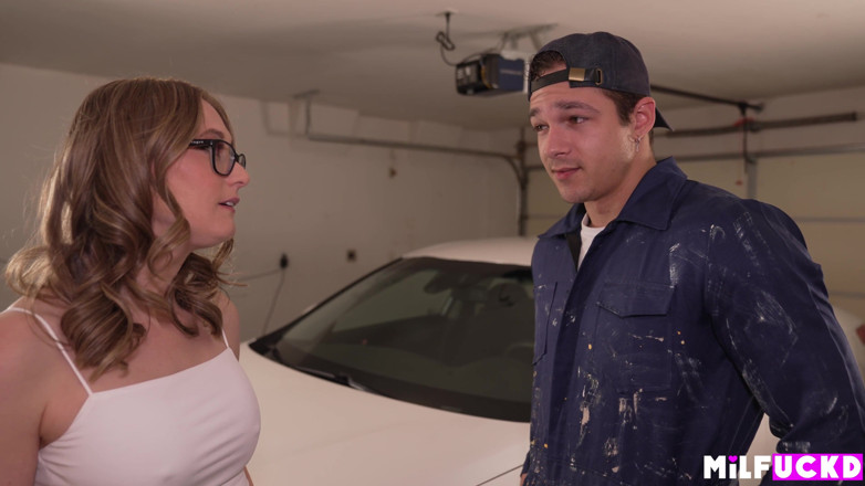 Milfuckd: MILF troca sexo anal por reparos de carro