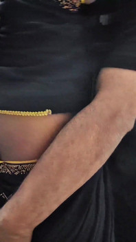 Hot Indian Desi Aunty Sex in Black Saari