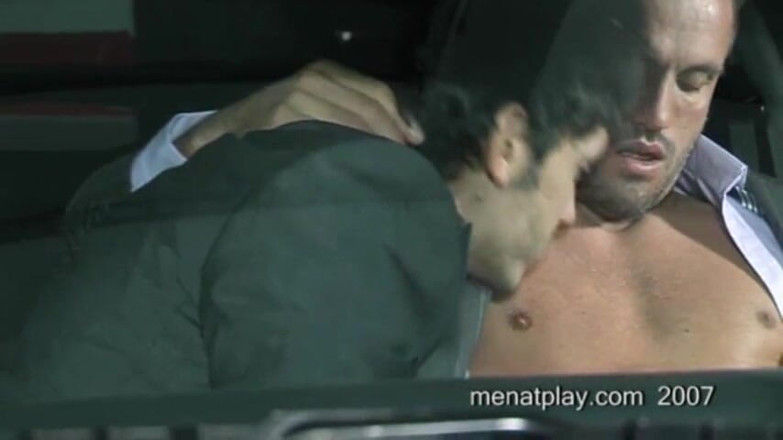 MenAtPlay: Pick up 102