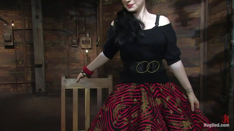 Hogtied by Kink: Sybil hawthorne: retro güzellik boşalmak için acı seviyor