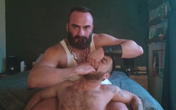 The bearded master: Gag De Toyboy. Tam film.