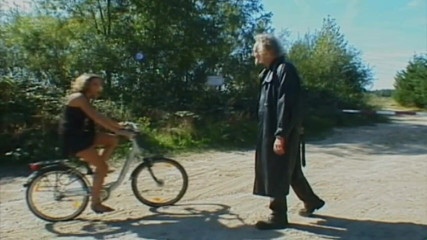 Absolute BDSM films - The original: Ormanda aşağılayıcı amcık tıraşı