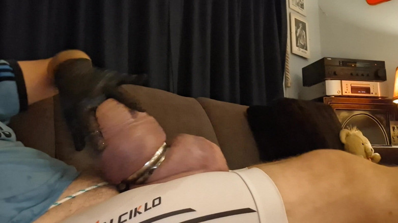 Monster_Meat_: Jerking and Fingering Till Cumin