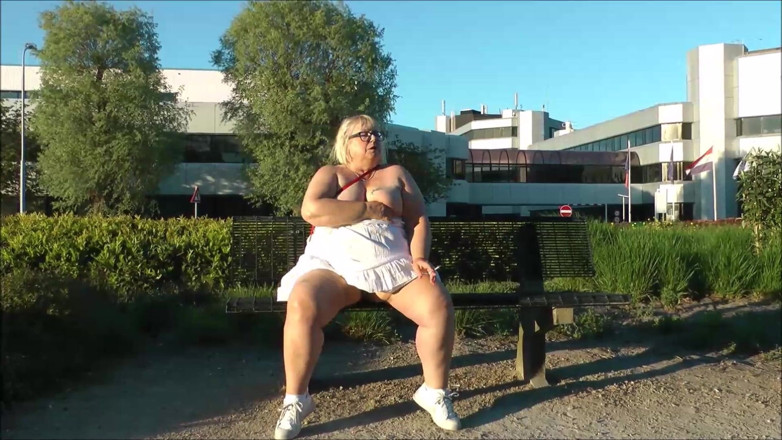 Lexie Cummings: Miga na lotnisku