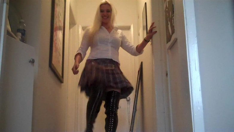 Cryptostudios: Tabitha - Ballbusting 240