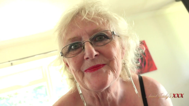 Aunt Judy's XXX: CiociaJudysXXX - Randka na noc z twoją żoną GILF Pani Claire (POV)