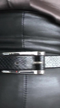 거실의 벨트 피팅, 1부, 레이디 빅토리아 발렌테