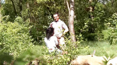 Porno kino: Awek montel Jerman diisi mulutnya di luar rumah