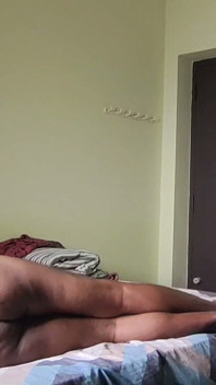 Sexy sousedská manželka s obrovskými kozami v Sárí a halence ji tvrdě ošukala zezadu a udělala se do ní