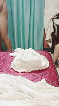 คุณแม่เลี้ยงวัยผู้ใหญ่ของฉันต่อหน้าคุณแฟนและน้องสาวเลี้ยงของฉัน